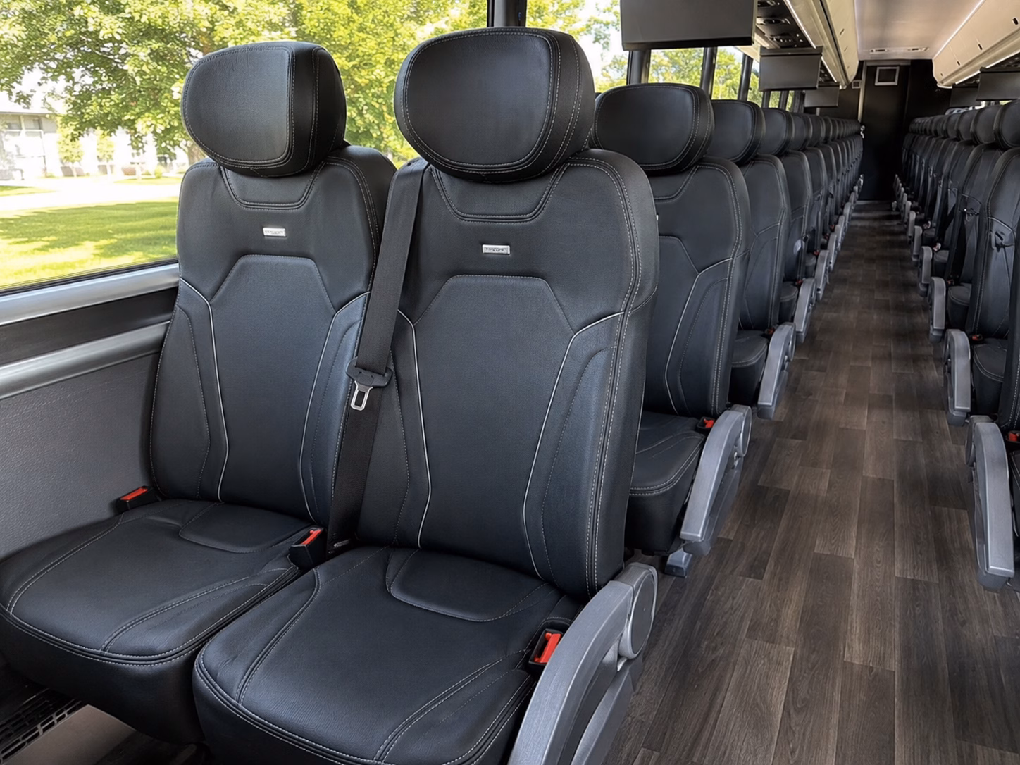 charter buses for farmington valley and simsbury wedding weekends