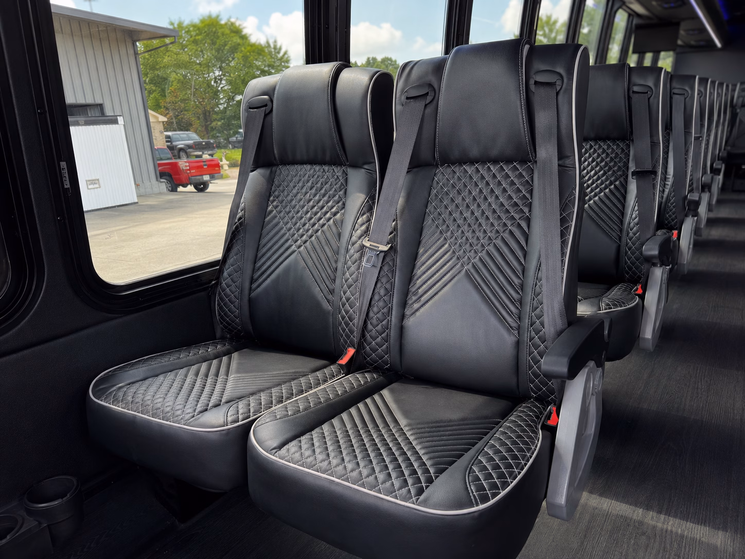 charter buses to xl center for wolf pack and uconn games
