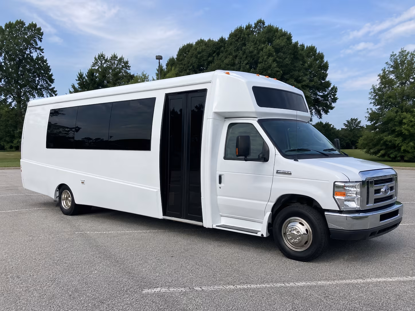 hartford 18 passenger party bus