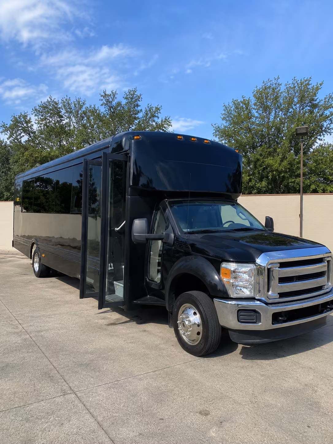 hartford 20 passenger party bus