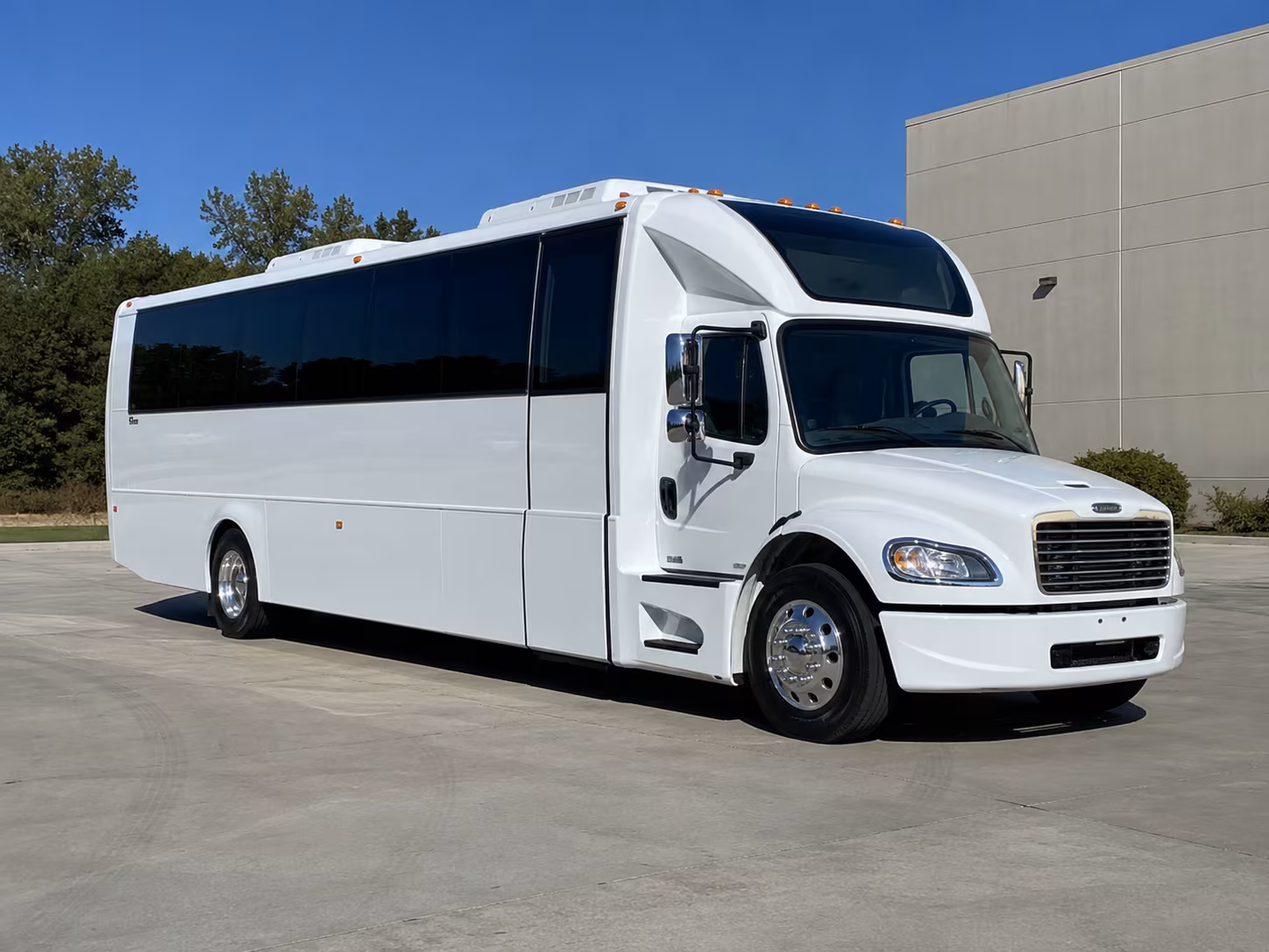 hartford 28 passenger party bus