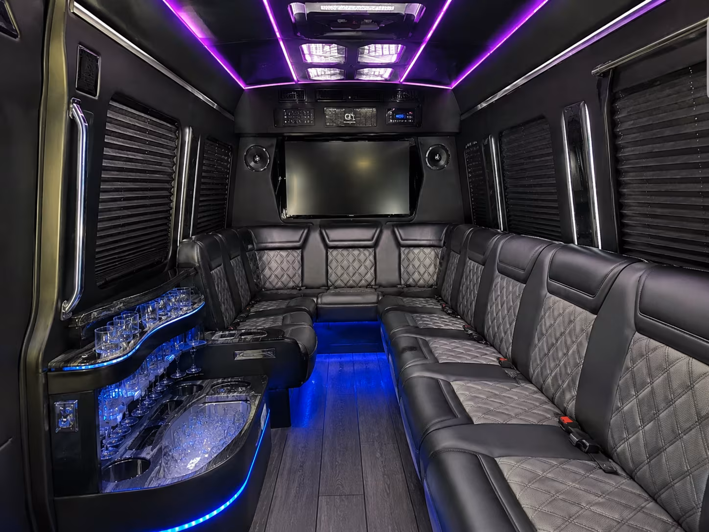 wedding guest buses to aqua turf club hawk s landing and south of hartford venues